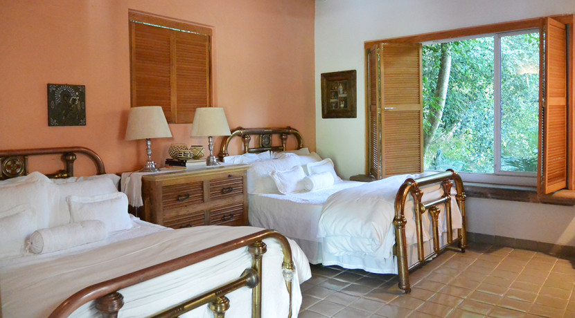 Bienes_raices_de_lujo_en_el_bosque_con_alberca_casa_de_campo_Tepoztlan_Morelos_Mexico_Residencia_campestre_25