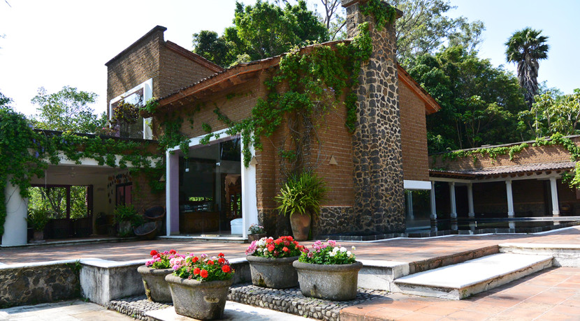 Bienes_raices_de_lujo_en_el_bosque_con_alberca_casa_de_campo_Tepoztlan_Morelos_Mexico_Residencia_campestre_27