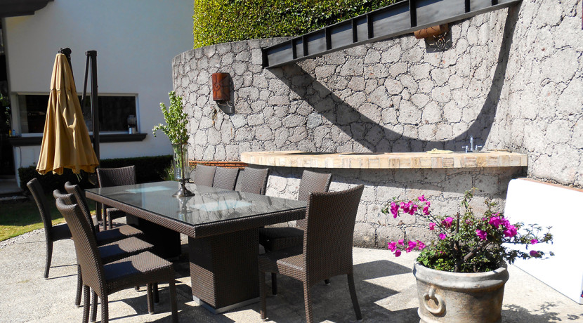 Casa_en_venta_Tepoztlan_Morelos_Bienes_raices_Alberca_jardin_vista_hermosa_al_monte_residencia_de_lujo_2