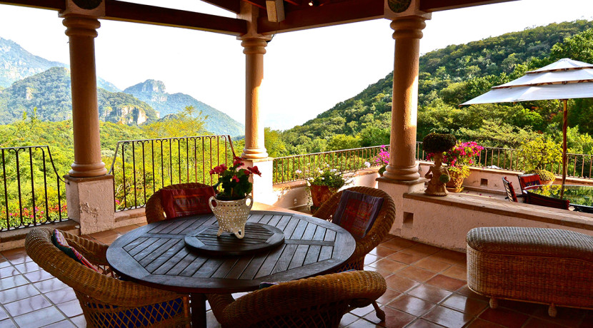 Inmobiliaria_en_Tepoztlan_Morelos_Mexico_Bienes_raices_Casa_en_venta_vista_cerros_de_lujo_con_alberca_22