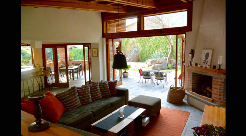 hermosa_casa_en_venta_valle_tepoztlan_bienes_raices_con_alberca_valle_de_atongo_chimenea