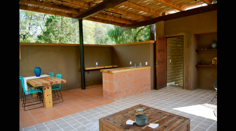 amplia_casa_en_venta_valle_de_atongo_con_grandes_ventanales_real_estate_tepoztlán_asador