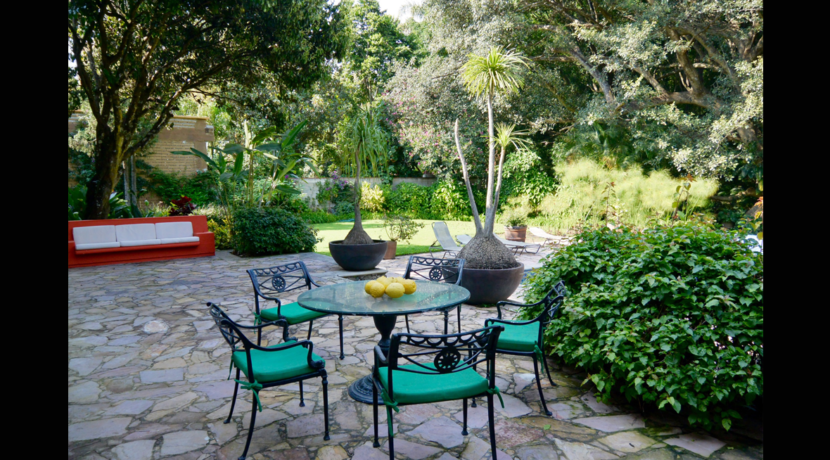 amplia_casa_en_venta_valle_de_atongo_con_grandes_ventanales_real_estate_tepoztlán_exterior