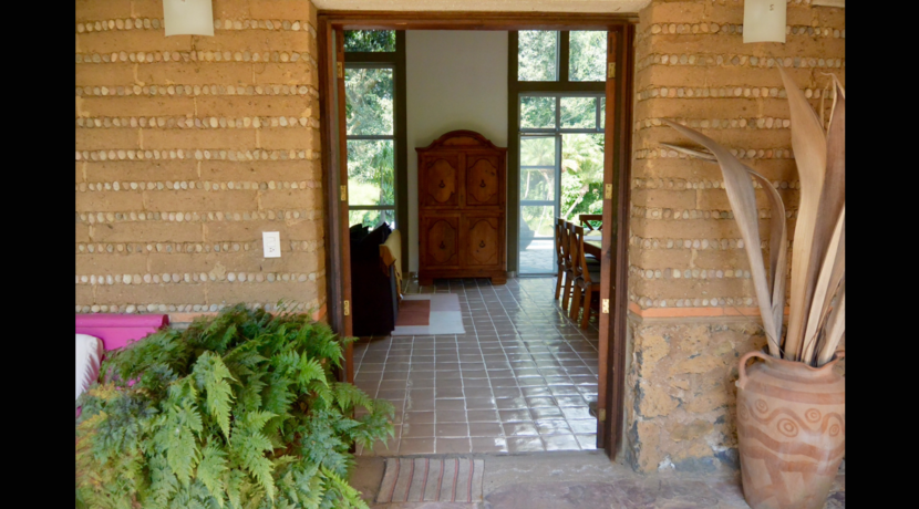 amplia_casa_en_venta_valle_de_atongo_con_grandes_ventanales_real_estate_tepoztlán_marco