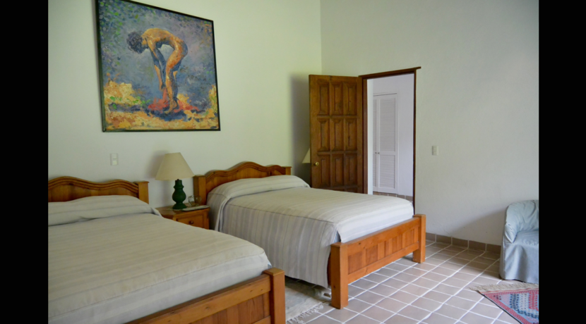 amplia_casa_en_venta_valle_de_atongo_con_grandes_ventanales_real_estate_tepoztlán_recamara