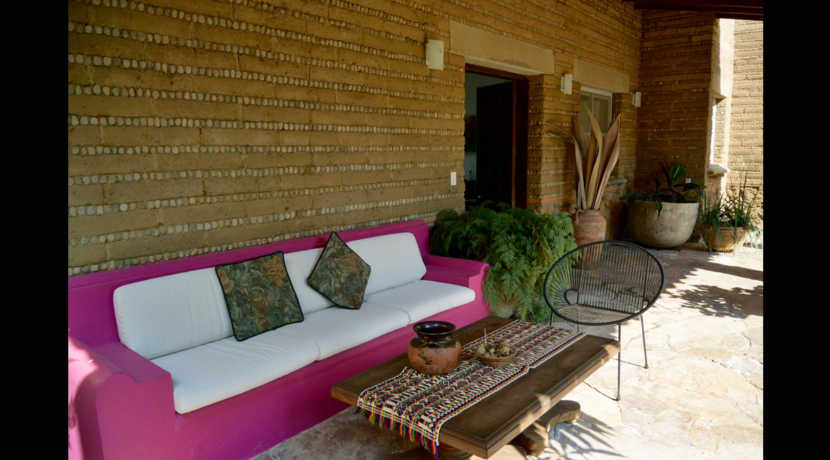 amplia_casa_en_venta_valle_de_atongo_con_grandes_ventanales_real_estate_tepoztlán_rosa