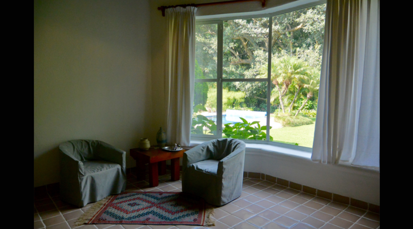 amplia_casa_en_venta_valle_de_atongo_con_grandes_ventanales_real_estate_tepoztlán_ventana