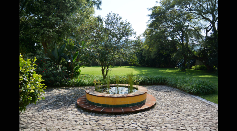amplia_casa_en_venta_valle_de_atongo_con_grandes_ventanales_real_estate_tepoztlán_vista