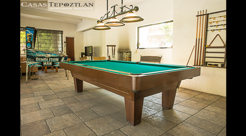 propiedad_en_tepoztlan_zona_exclusiva_con_terraza_vista_a_los_cerros_varias_habitaciones_alberca_jacuzzi_sauna_billar