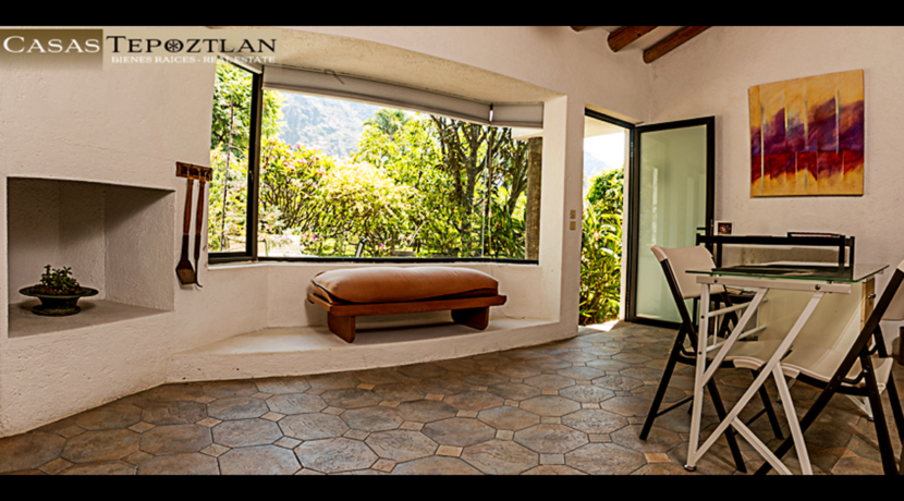 propiedad_en_tepoztlan_zona_exclusiva_con_terraza_vista_a_los_cerros_varias_habitaciones_alberca_jacuzzi_sauna_café