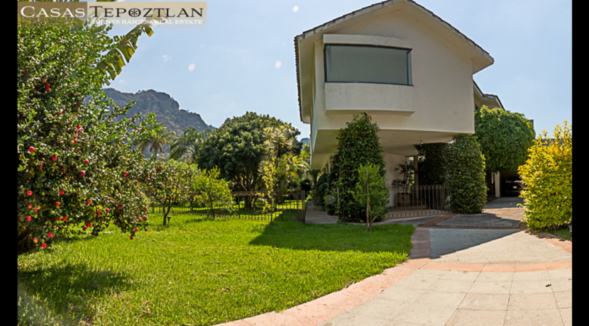 propiedad_en_tepoztlan_zona_exclusiva_con_terraza_vista_a_los_cerros_varias_habitaciones_alberca_jacuzzi_sauna_frente