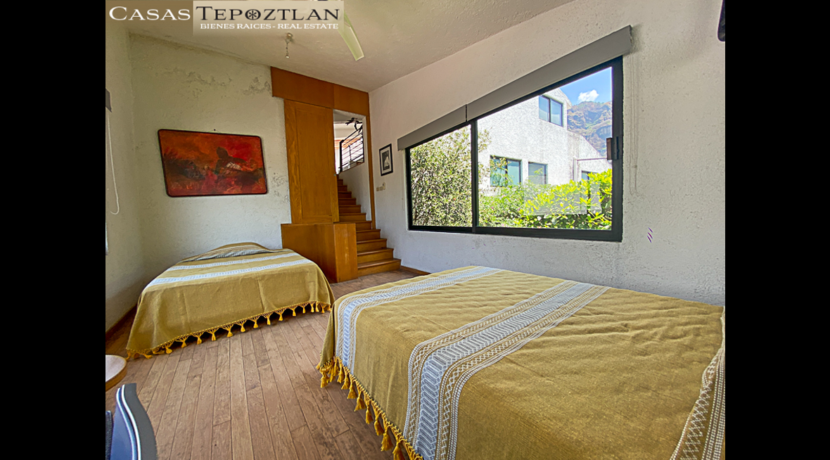 propiedad_en_tepoztlan_zona_exclusiva_con_terraza_vista_a_los_cerros_varias_habitaciones_alberca_jacuzzi_sauna_gradas