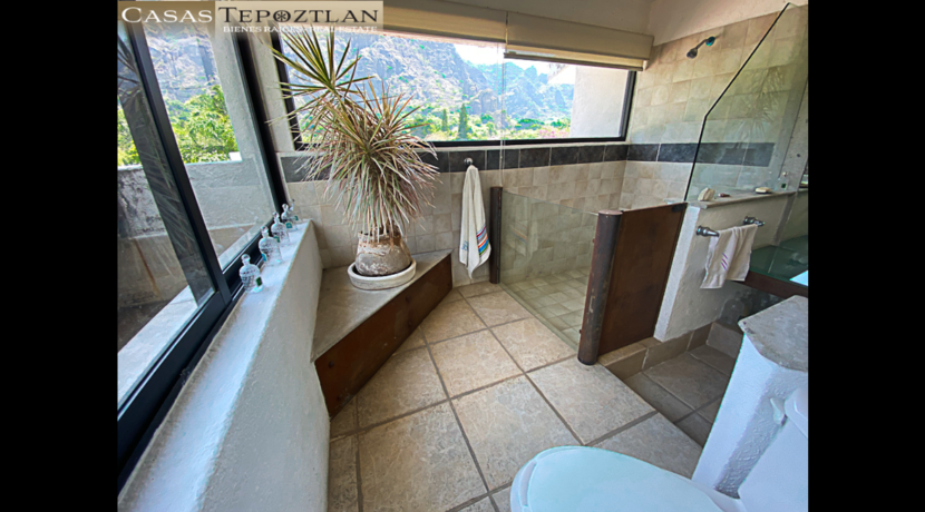 propiedad_en_tepoztlan_zona_exclusiva_con_terraza_vista_a_los_cerros_varias_habitaciones_alberca_jacuzzi_sauna_planta