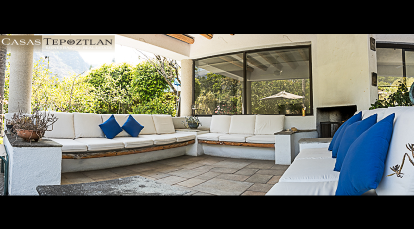 propiedad_en_tepoztlan_zona_exclusiva_con_terraza_vista_a_los_cerros_varias_habitaciones_alberca_jacuzzi_sauna_sillón