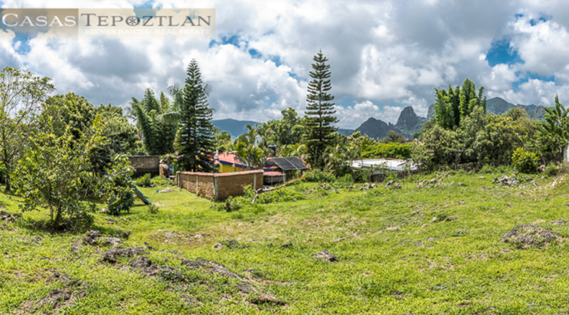 casa_para_comprar_tepoztlan_zona_tranquila_tres_habitaciones_dos_baños_alberca_gran_jardin