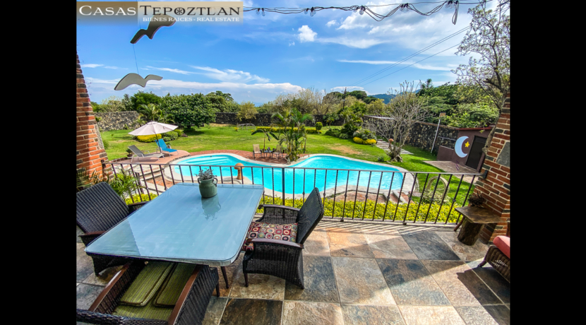 Casa_en_venta_tepoztlan_vista_espectacular_calentador_solar_bungalow_jardin_varios_baños_y_habitaciones_azul