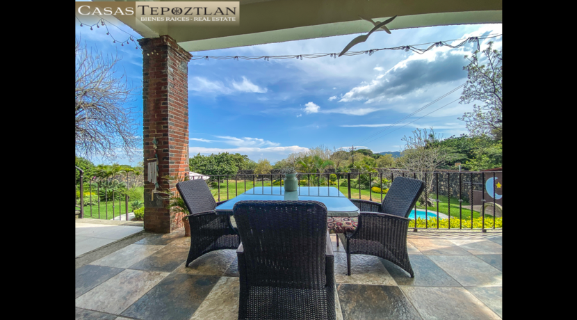 Casa_en_venta_tepoztlan_vista_espectacular_calentador_solar_bungalow_jardin_varios_baños_y_habitaciones_cielo