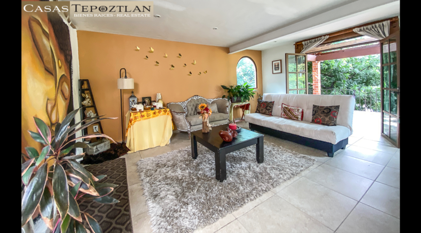 Casa_en_venta_tepoztlan_vista_espectacular_calentador_solar_bungalow_jardin_varios_baños_y_habitaciones_sala