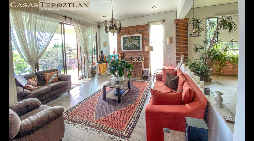 Casa_en_venta_tepoztlan_vista_espectacular_calentador_solar_bungalow_jardin_varios_baños_y_habitaciones_sillon