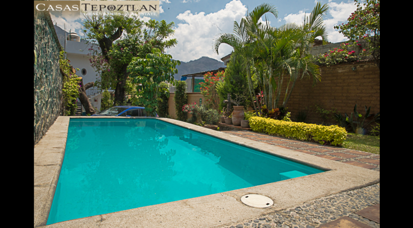 Propiedad_a_la_venta_bienes_raices_tepoztlan_vista_a_la_piramide_terraza_varias_recamaras_cerca_del_centro_alberca