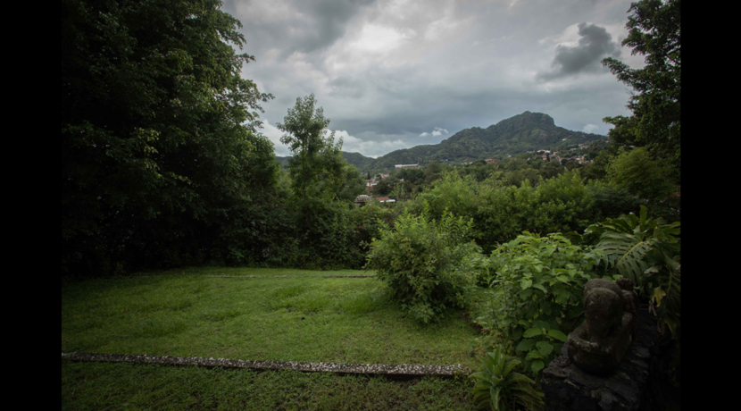 bienes_raíces_dos_pisos_varias_recámaras_jacuzzi_dos_terrazas_bodega_dos_cuartos_de_servicio_vista