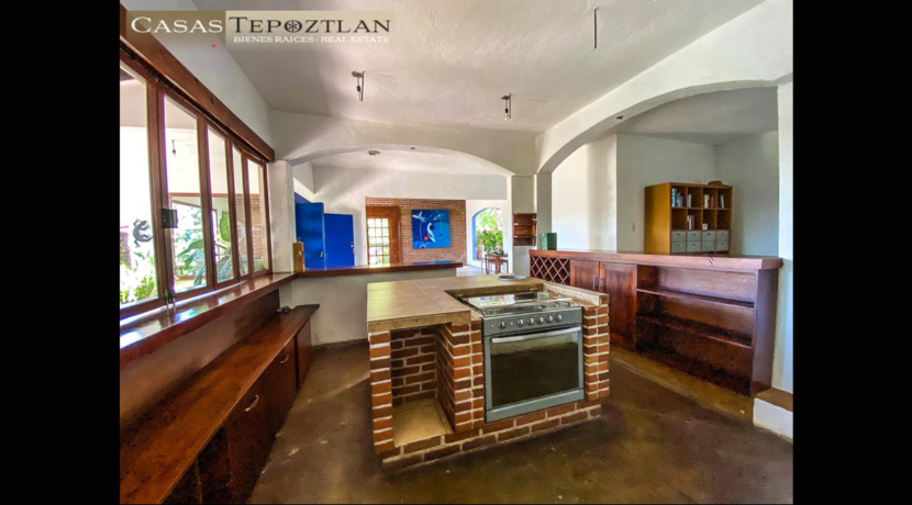 casa_ideal_para_familias_grandes_en_tepoztlan_gran_jardin_alberca_terraza_asador_captacion_pluvial_cocina