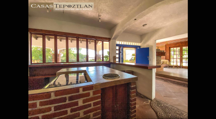 casa_ideal_para_familias_grandes_en_tepoztlan_gran_jardin_alberca_terraza_asador_captacion_pluvial_isla