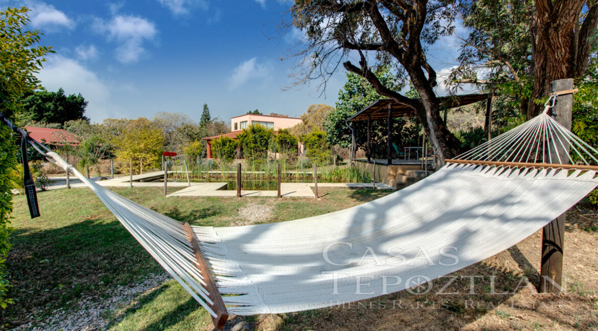 Casa_en_exclusiva_zona_de_tepoztlan_area_relajada_segura_cerca_del_centro_tres_recamaras_palapa_y_fogata_hamaca
