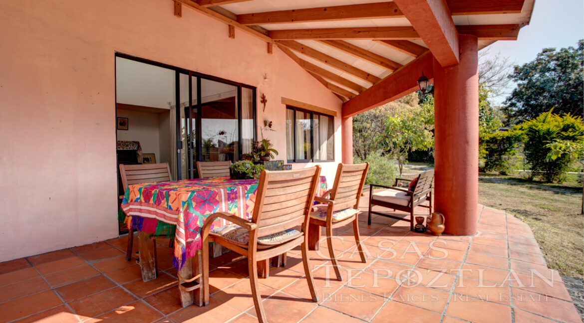 Casa_en_exclusiva_zona_de_tepoztlan_area_relajada_segura_cerca_del_centro_tres_recamaras_palapa_y_fogata_terraza