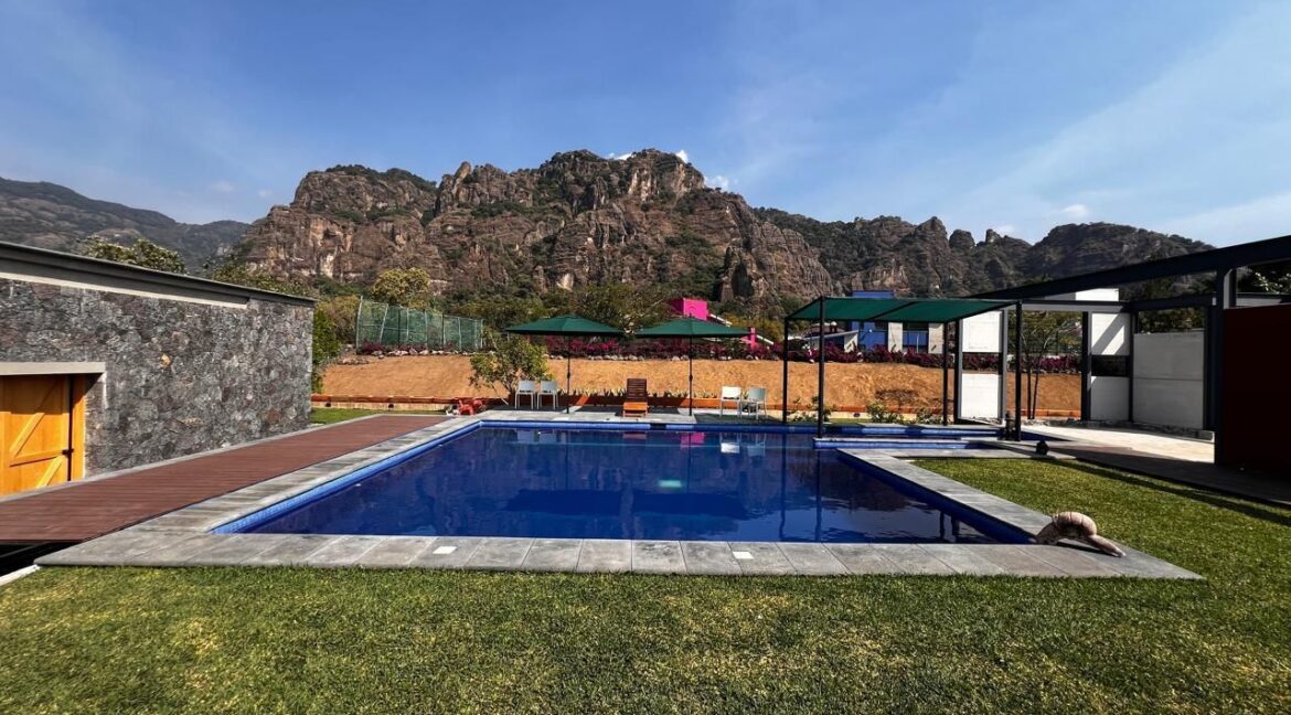 Casa_en_proceso_de_construccion_cuatro_recamaras_cuatro_banos_infrastructura_lista_alberca_vista