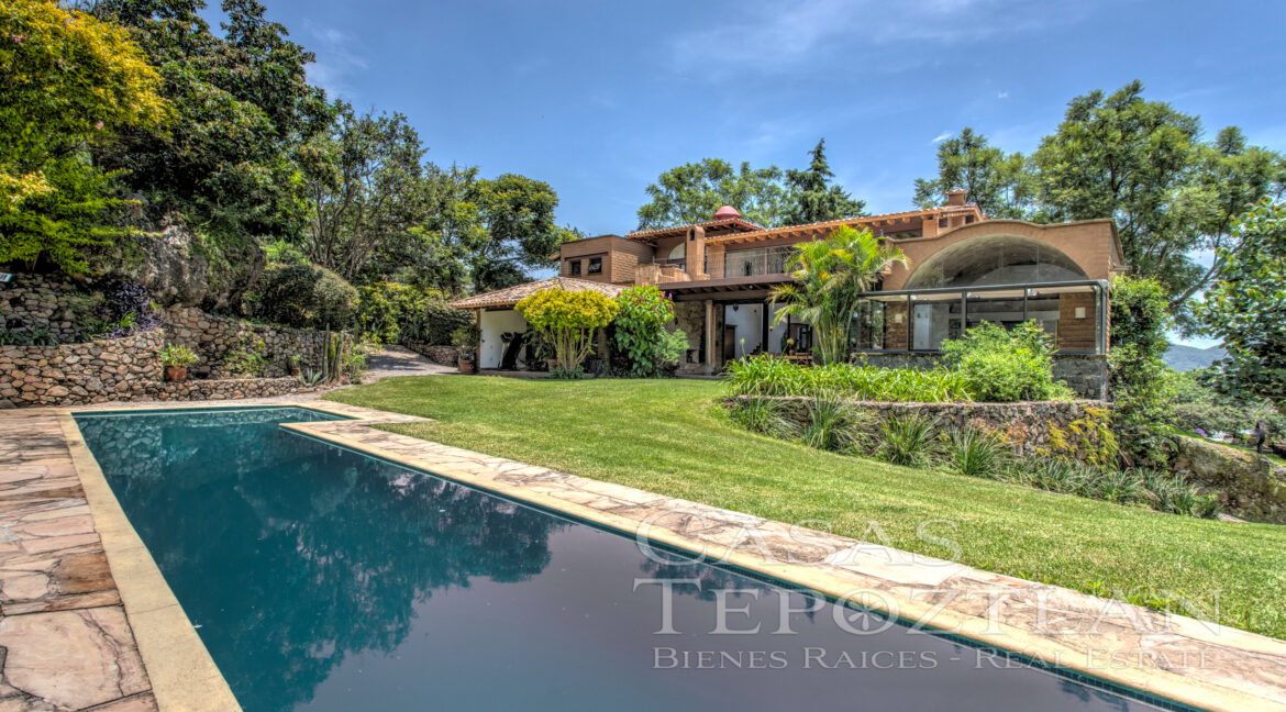 Casa_mil_vistas_elegancia_en_la_naturaleza_entorno_naturlal_inigualable_grandes_ventanales_majestuosas_montañas_amplias_terrazas_varias_habitaciones_principal