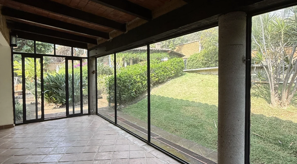 Casa-febrero-tepoztlan-adobe-teja-Barrio-San-Pedro-alberca-jardin-terraza-10