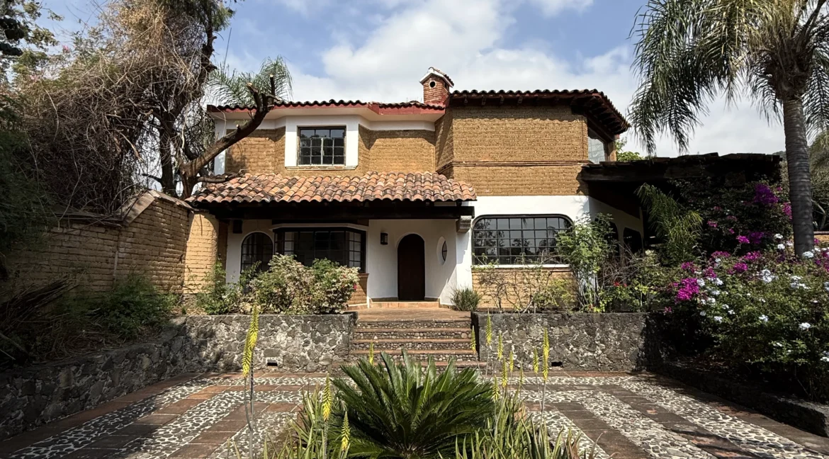 Casa-febrero-tepoztlan-adobe-teja-Barrio-San-Pedro-alberca-jardin-terraza-6
