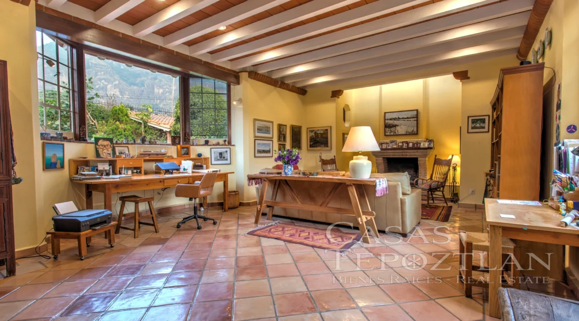 Casa-tradicional-tepoztlan-arquitecto-alexander-von-wuthenau-revista-casas-y-gente-jardines-alberca-paisaje-terrazas-profundidad-interiorismo-13