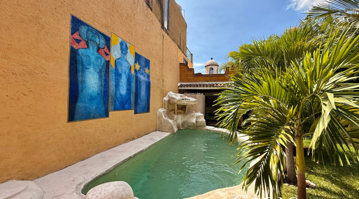 casa_en_venta_tepoztlan_casa_de_la_musica_alberca_jardin_santiago_tepetlapa_terrazas_bienes_raices_tepoztlan_alberca