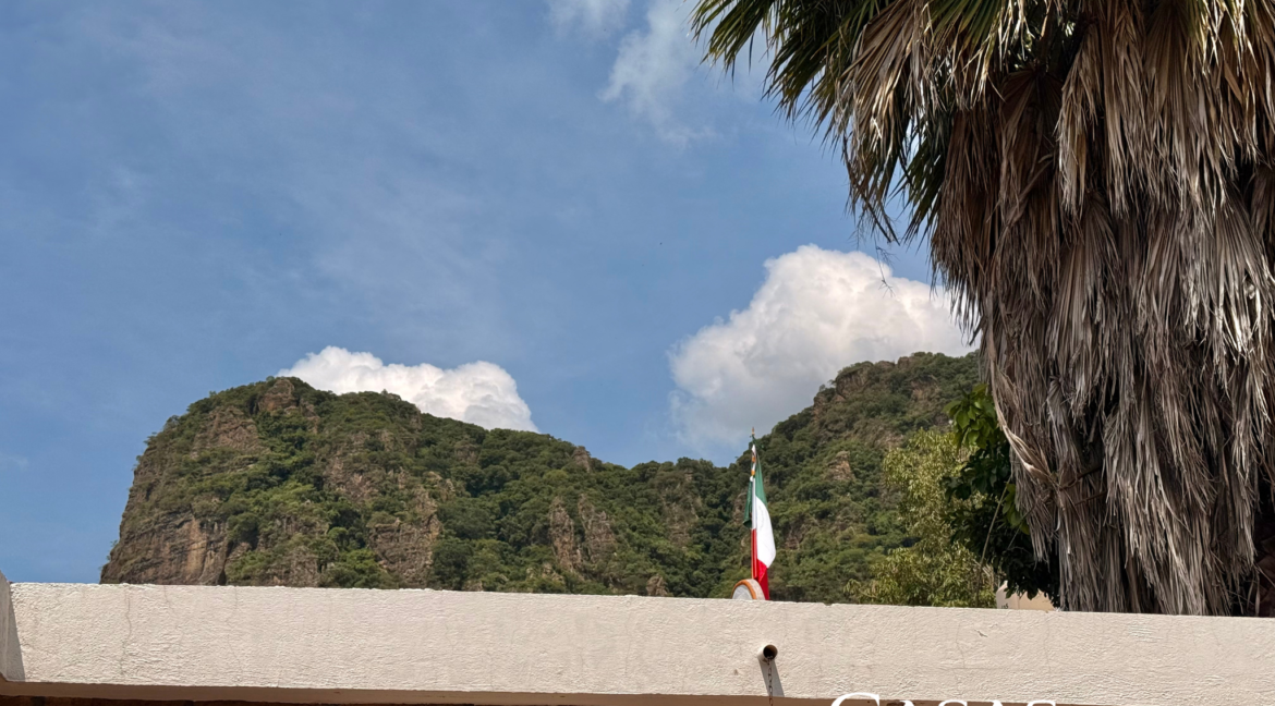casa_en_venta_tepoztlan_casa_de_la_musica_alberca_jardin_santiago_tepetlapa_terrazas_bienes_raices_tepoztlan_cerro