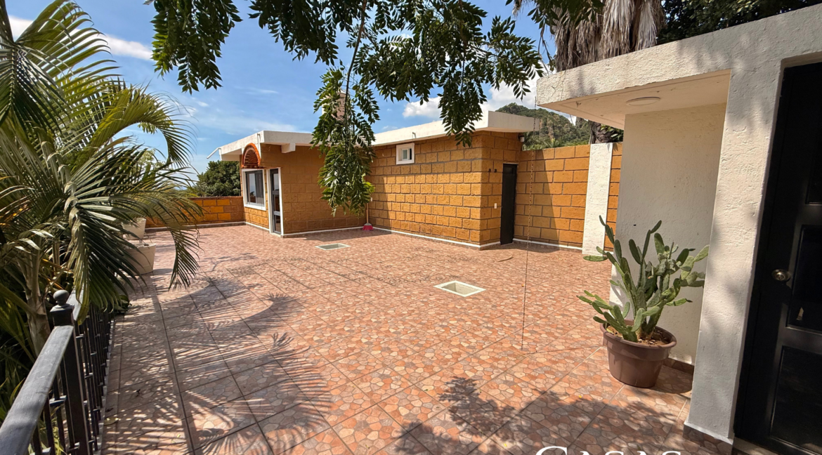 casa_en_venta_tepoztlan_casa_de_la_musica_alberca_jardin_santiago_tepetlapa_terrazas_bienes_raices_tepoztlan_costado