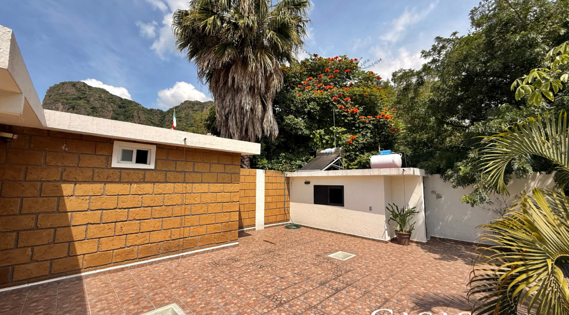 casa_en_venta_tepoztlan_casa_de_la_musica_alberca_jardin_santiago_tepetlapa_terrazas_bienes_raices_tepoztlan_patio